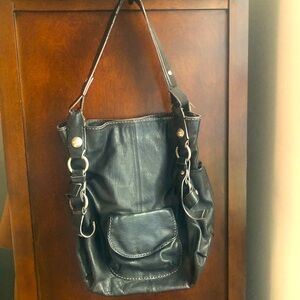 VIA SPIGA Vintage Leather Shoulder Bag with front pocket— BLACK